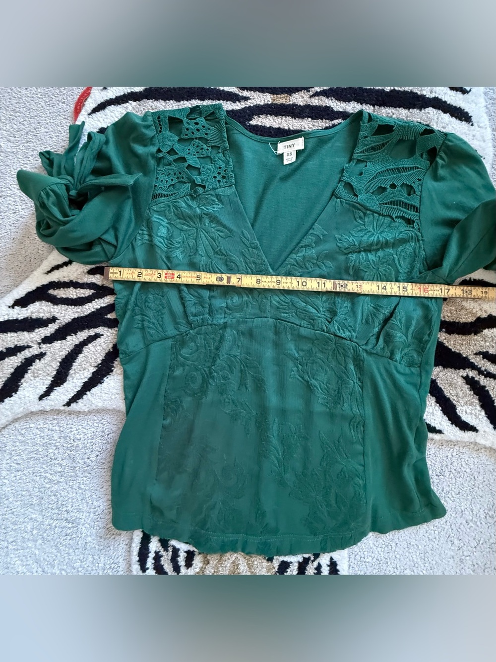 Anthropologie Tiny  Ophelia Embroidered Green Blouse Size XS EUC - Picture 10 of 11